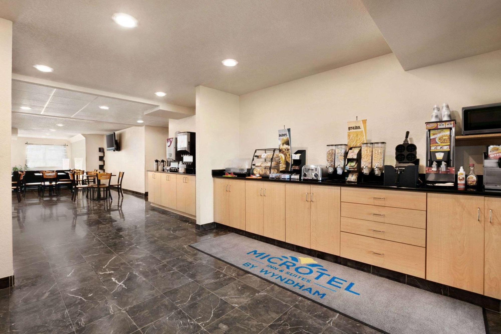 Microtel Inn & Suites By Wyndham Culpeper Exterior foto