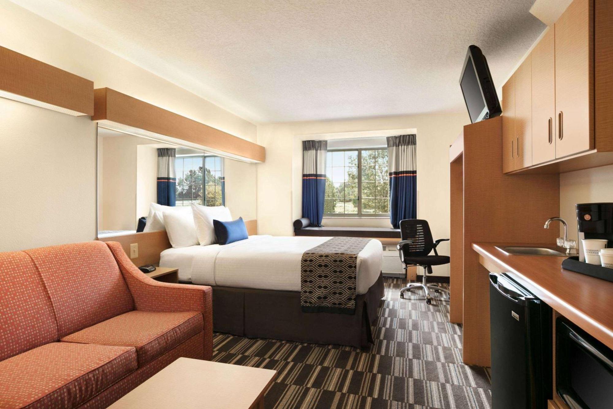 Microtel Inn & Suites By Wyndham Culpeper Exterior foto